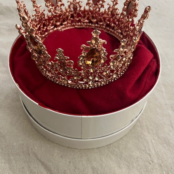 Beautiful Rose Gold Rhinestones Crown main image 10